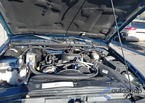 2002 GMC Sonoma Sls from USA, damaged, VIN 1GTDT13W52K211958